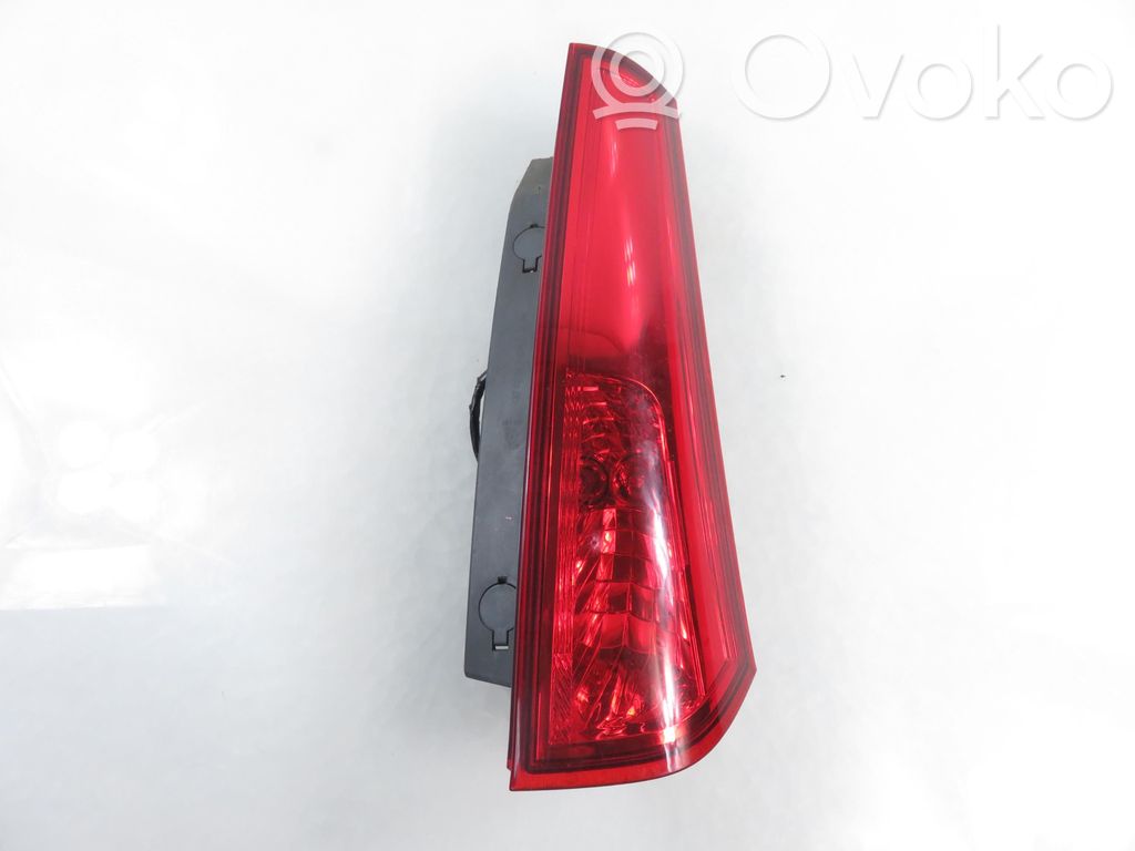 KIA Ceed Luci posteriori 