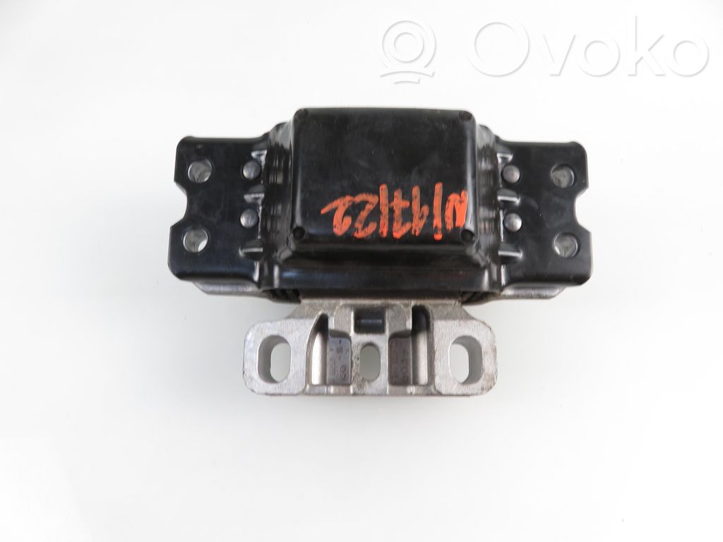 Volkswagen PASSAT B7 Gearbox mounting bracket 