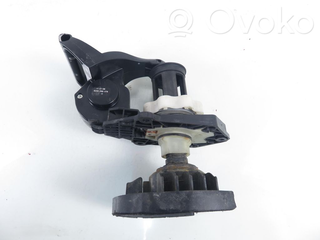 Spare wheel mounting bracket   8200601401,8200601401