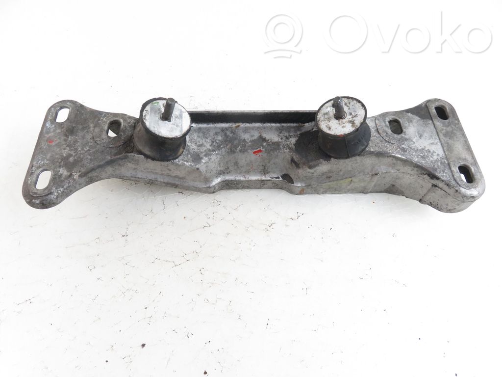 BMW 5 E39 Gearbox mounting bracket 