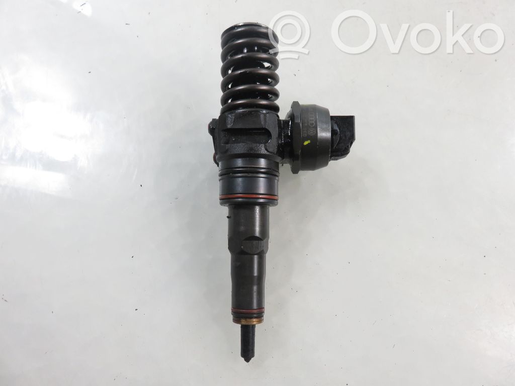 Volkswagen Polo IV 9N3 Inyector de combustible 