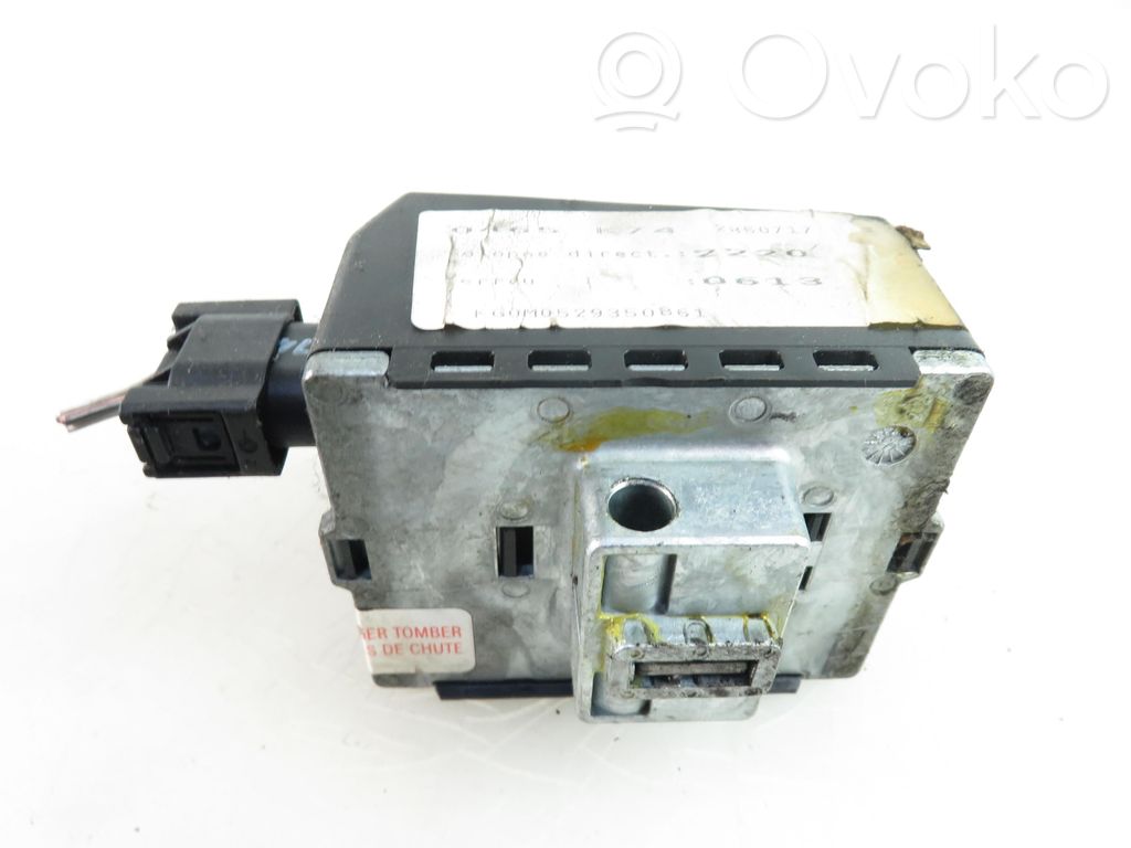 Ohjauspyörän lukitus   8200020613B,8200020613B