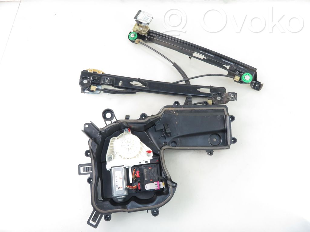 Seat Leon (1P) Alzacristalli della portiera anteriore con motorino 