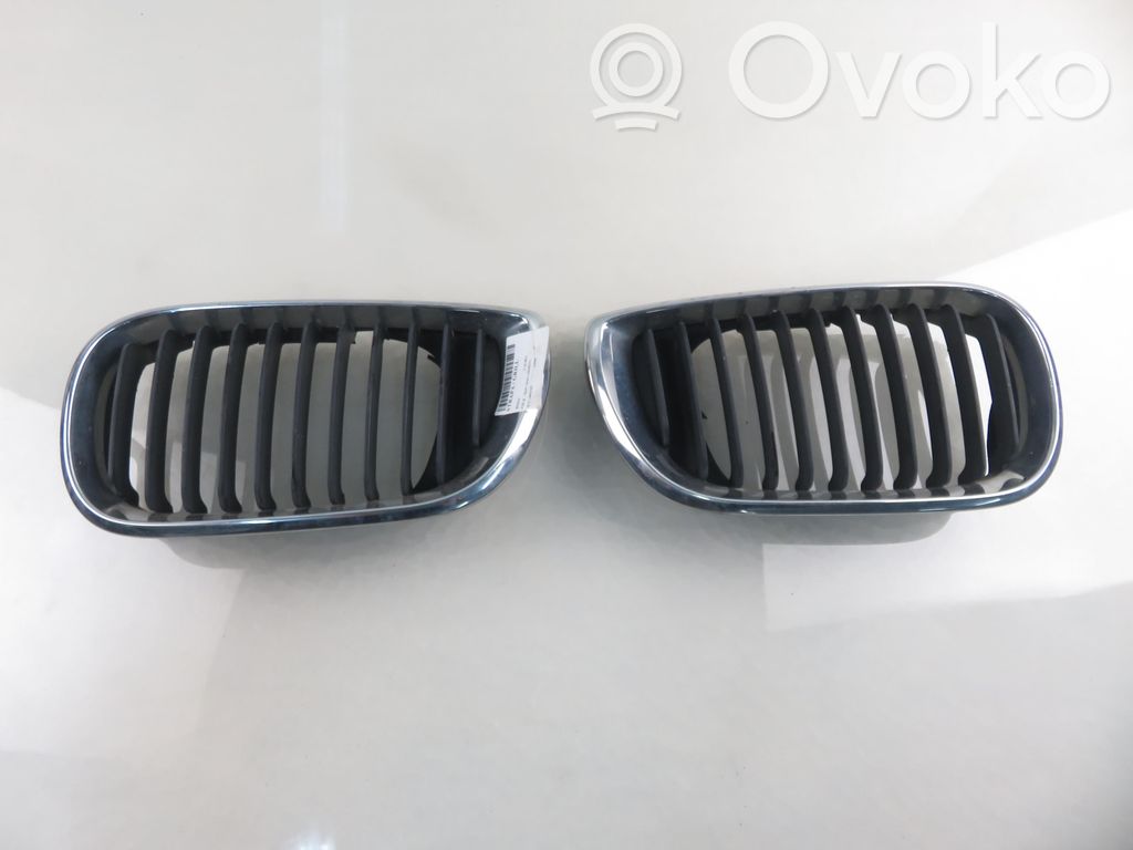 Front grill   7072129,7072130,7072129,7072130