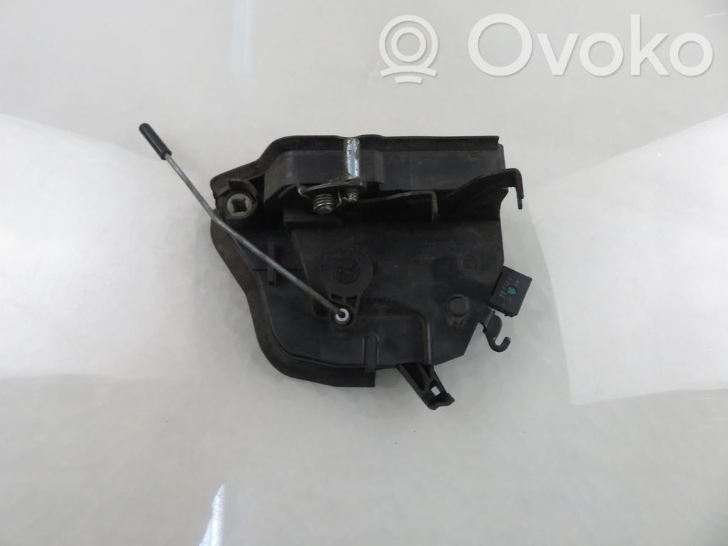 BMW 3 E46 Front door lock 