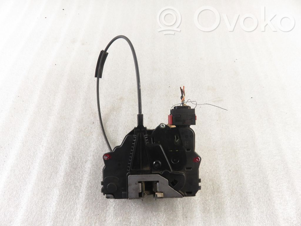 Opel Corsa D Front door lock 