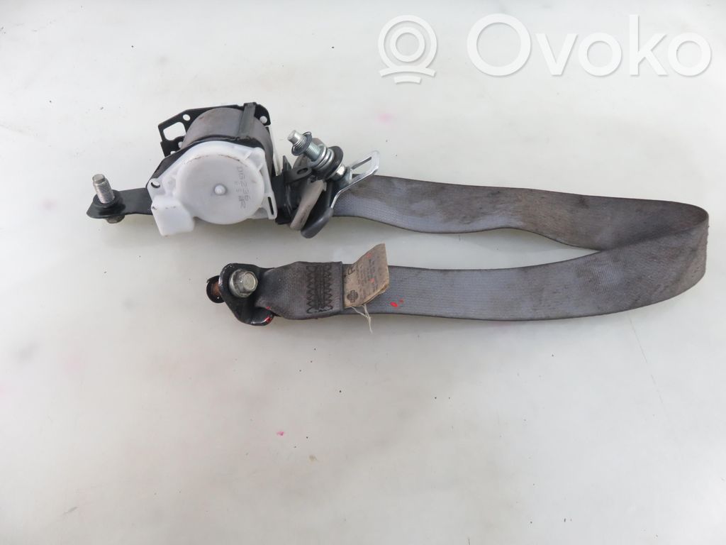 Nissan Navara D22 Cinturón trasero 