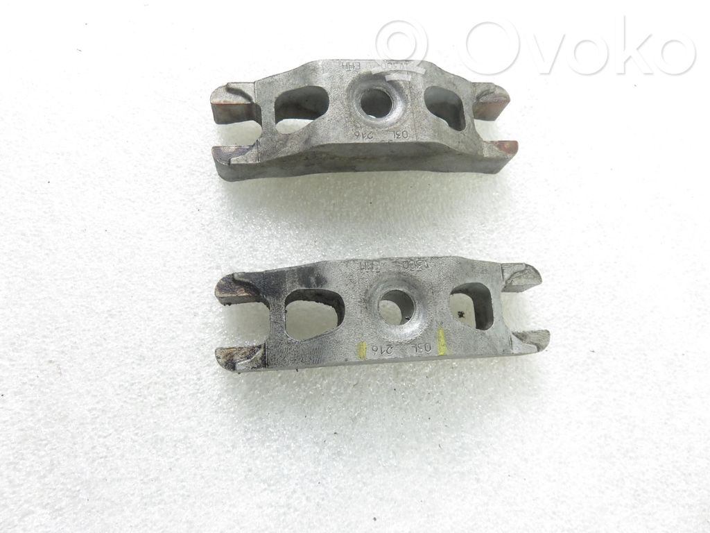 Abrazadera del inyector de combustible   03L216,03L216