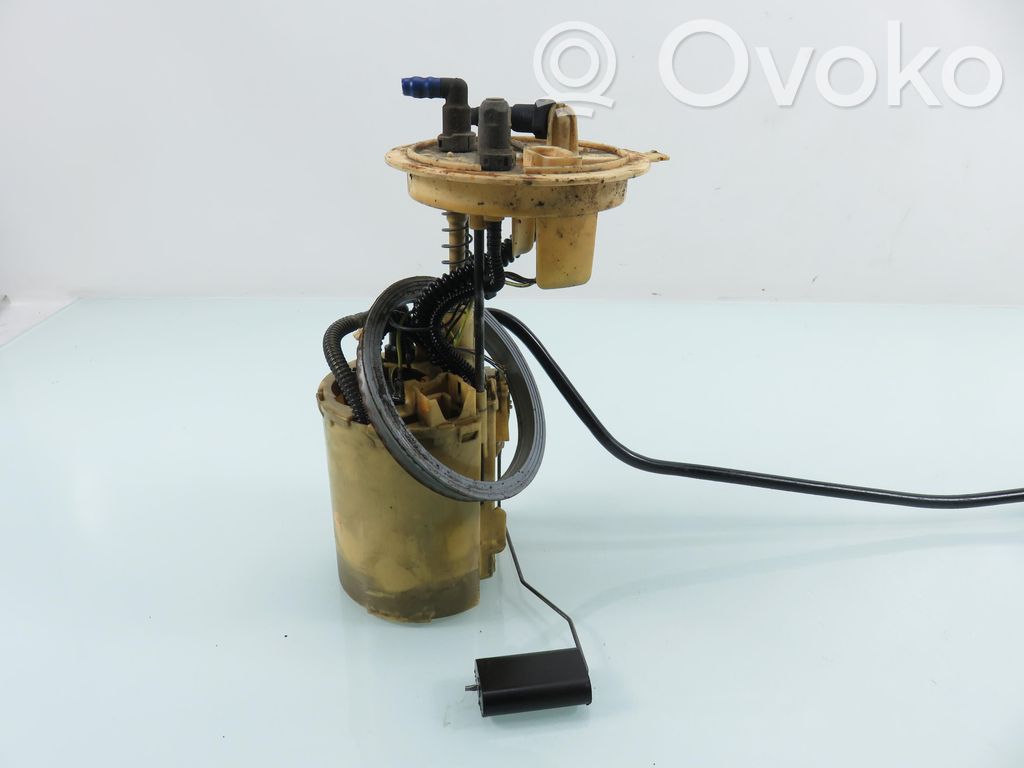 Volkswagen PASSAT B6 Bomba interna de combustible 