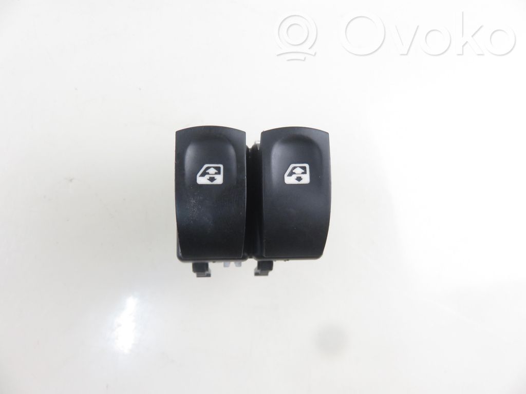Renault Clio III Electric window control switch 