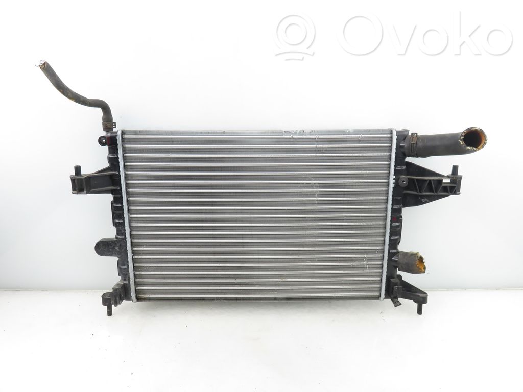 Opel Corsa C Aušinimo skysčio radiatorius 