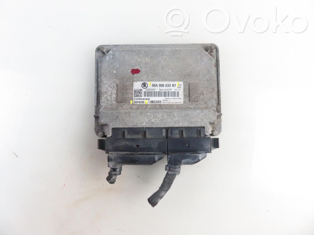 Skoda Octavia Mk2 (1Z) Engine control unit/module 
