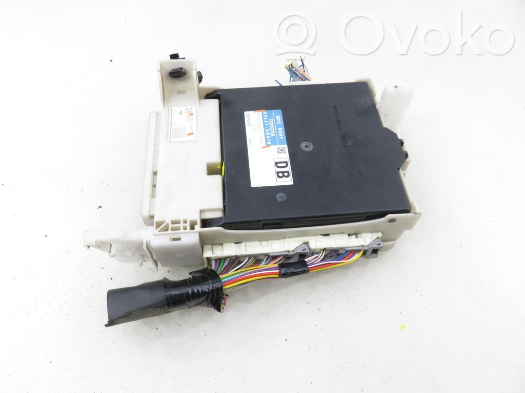 Toyota Yaris Modul de control caroserie central 