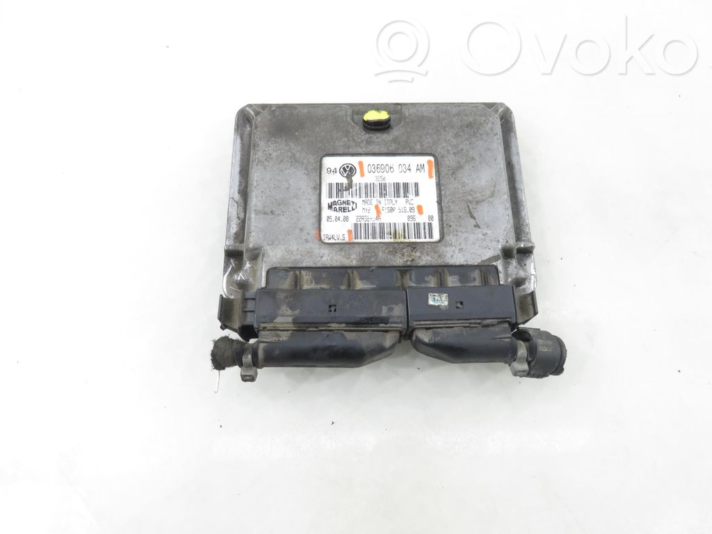 Volkswagen Golf IV Engine control unit/module 