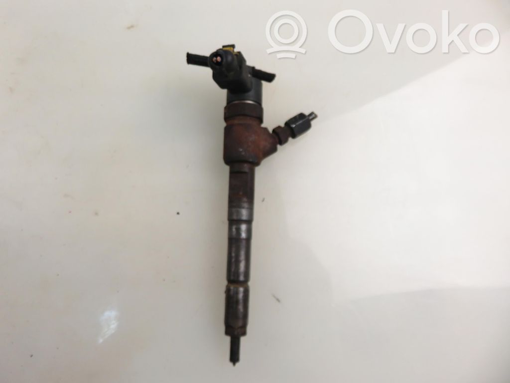 Opel Combo C Polttoainesuutin 