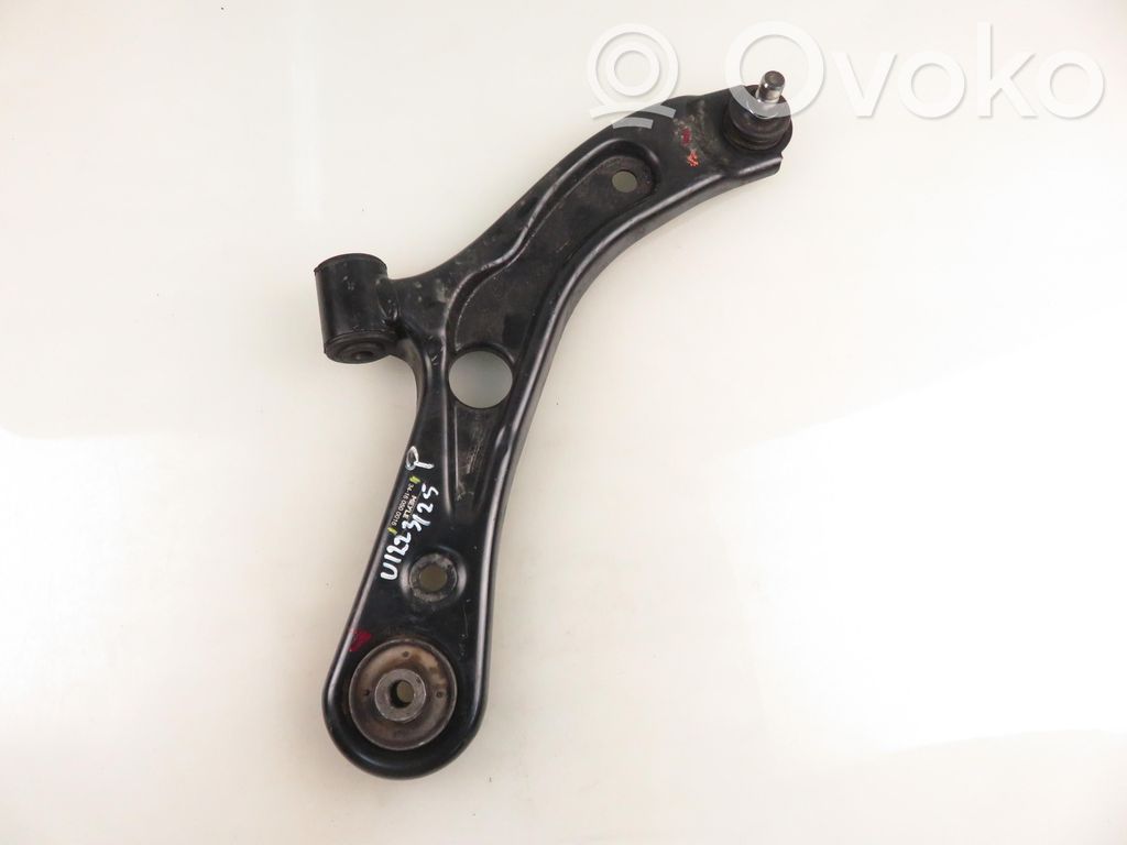 Suzuki Swift I Рычаг 