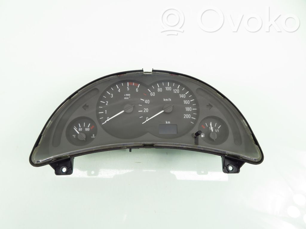 Opel Corsa C Nopeusmittari (mittaristo) 
