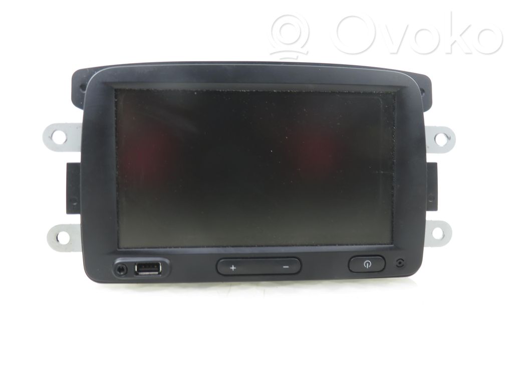 Dacia Duster Panel / Radioodtwarzacz CD/DVD/GPS 