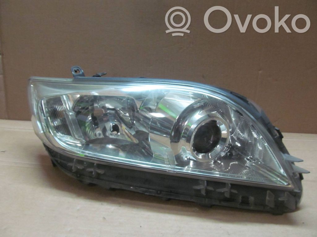 Toyota RAV 4 (XA30) Lampa przednia 