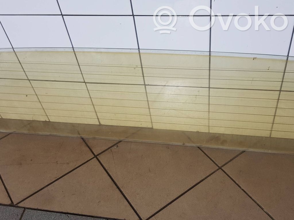 Vidrio lateral trasero