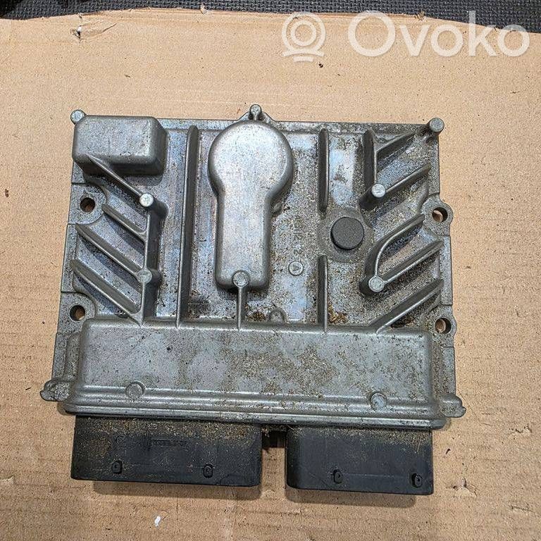 Opel Meriva B Engine control unit/module 