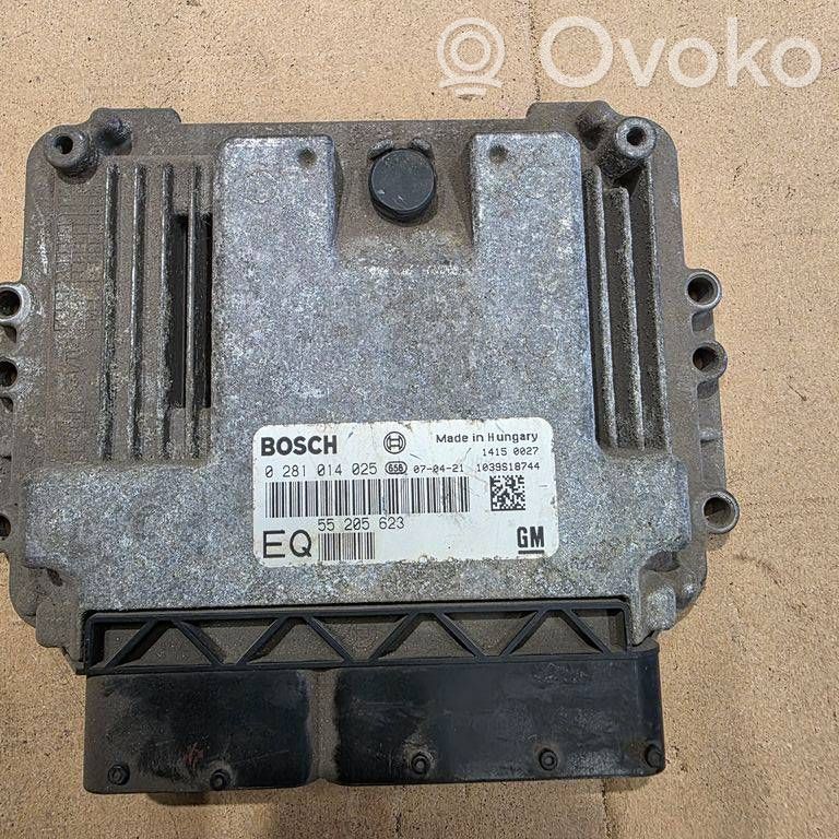 Opel Astra H Engine control unit/module 