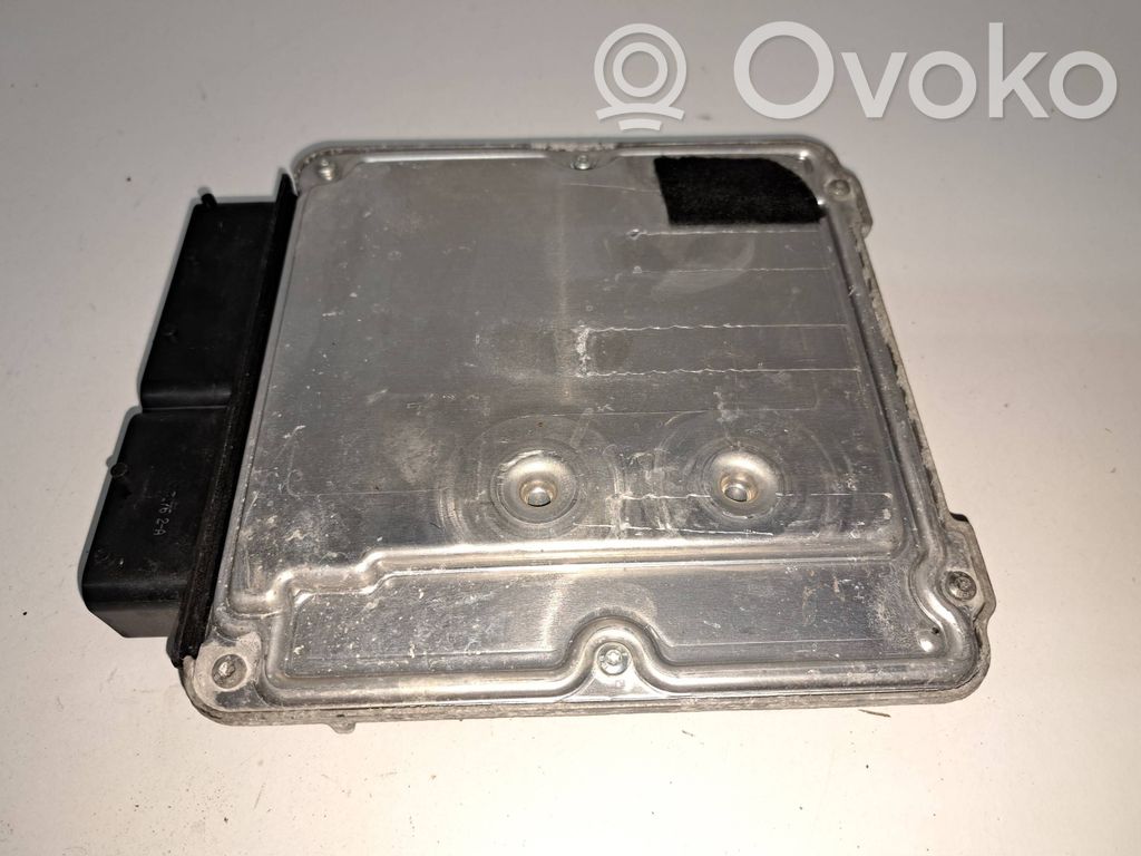 Volkswagen Golf V Engine control unit/module 