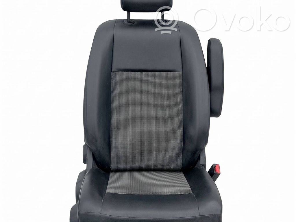 Siège passager avant   CY3E8808