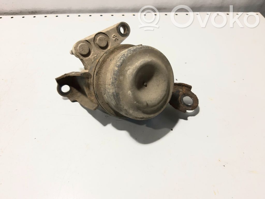 Engine mount bracket