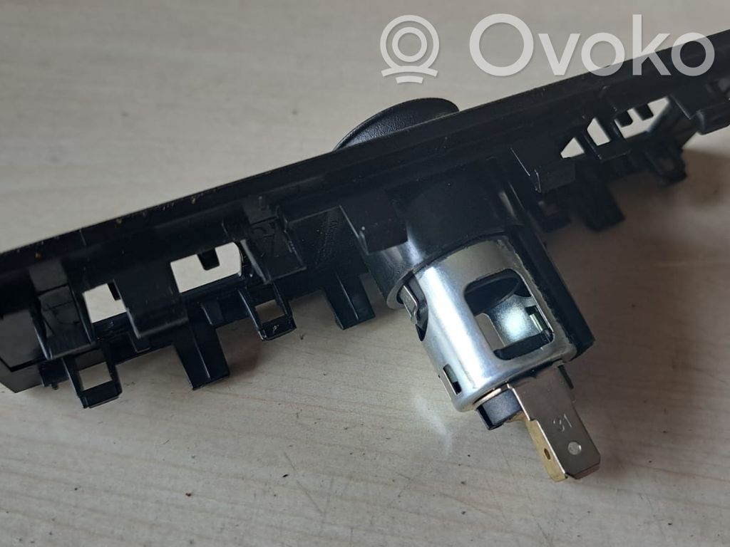 12 V Socket (rear)   51169221812,105008049