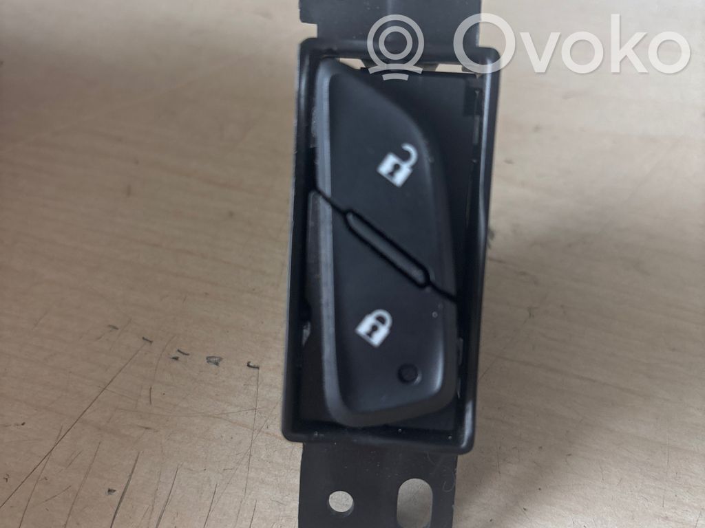 Chevrolet Corvette C7 Central locking switch button 