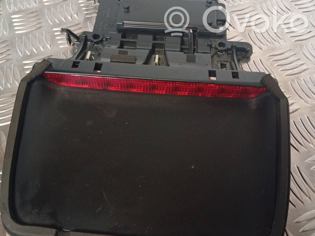 Dodge Challenger Third/center stoplight 