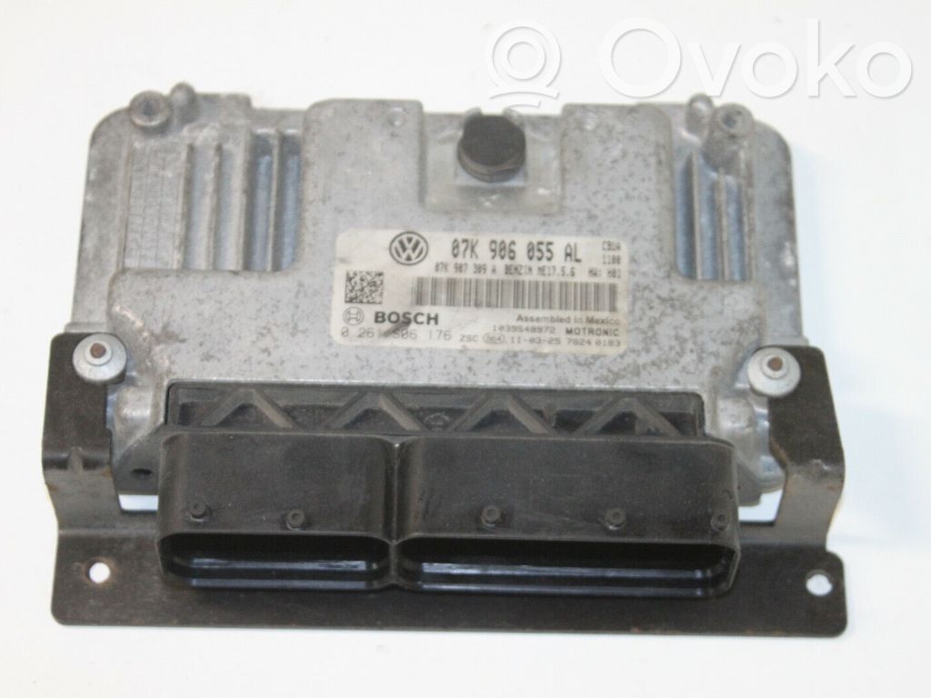 Volkswagen PASSAT B7 Engine control unit/module 