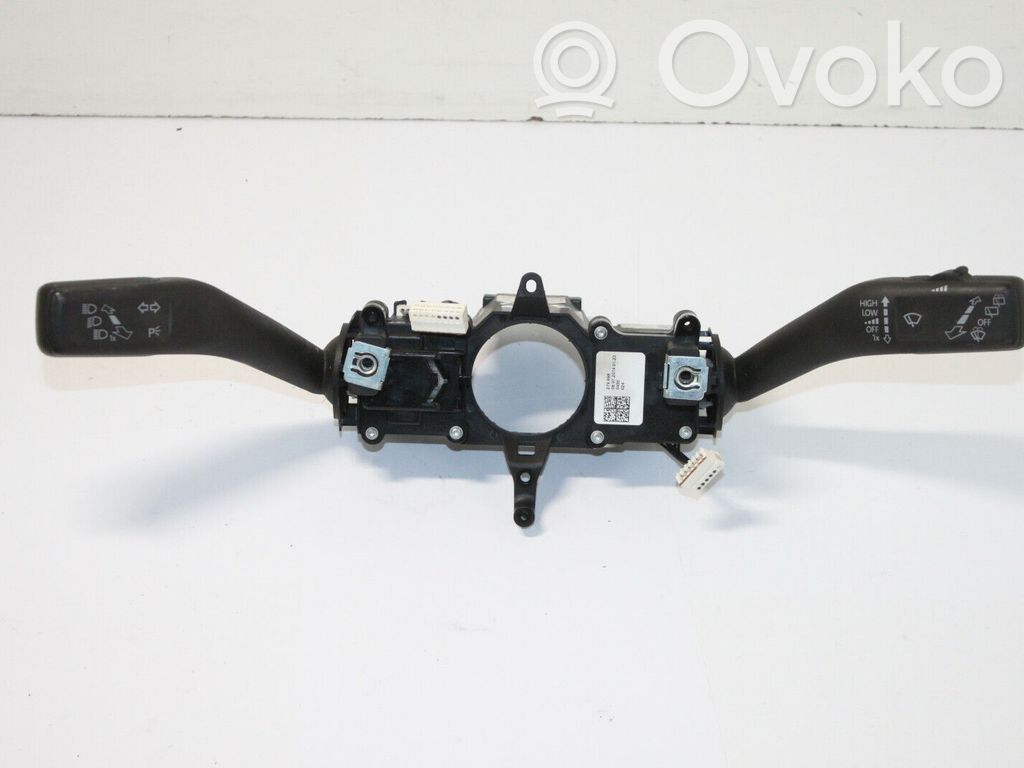 Volkswagen Tiguan Wiper turn signal indicator stalk/switch 