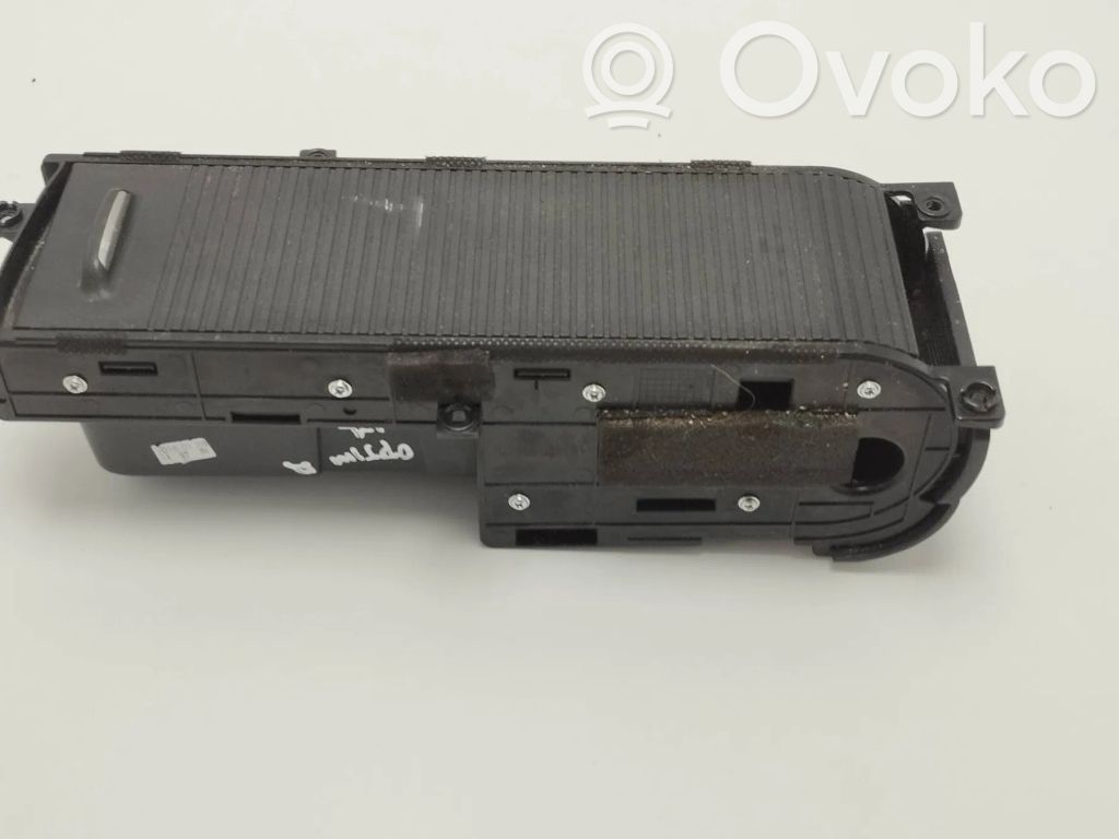 KIA Optima Consola central de la guantera 