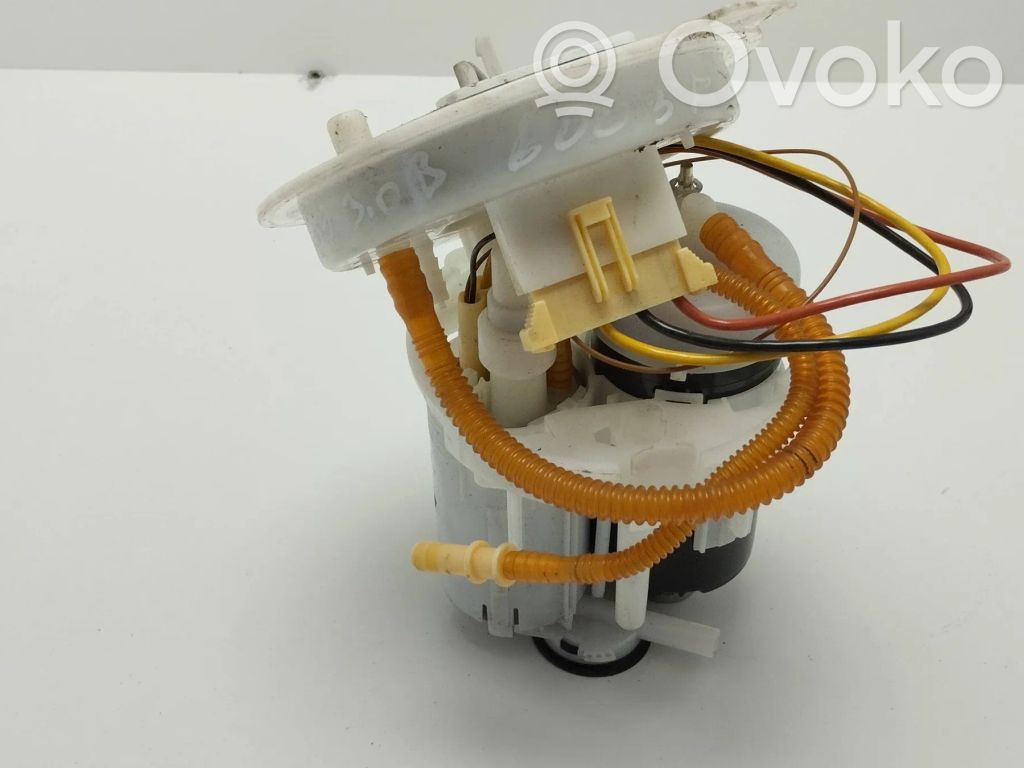 Audi A4 S4 B9 Bomba interna de combustible 