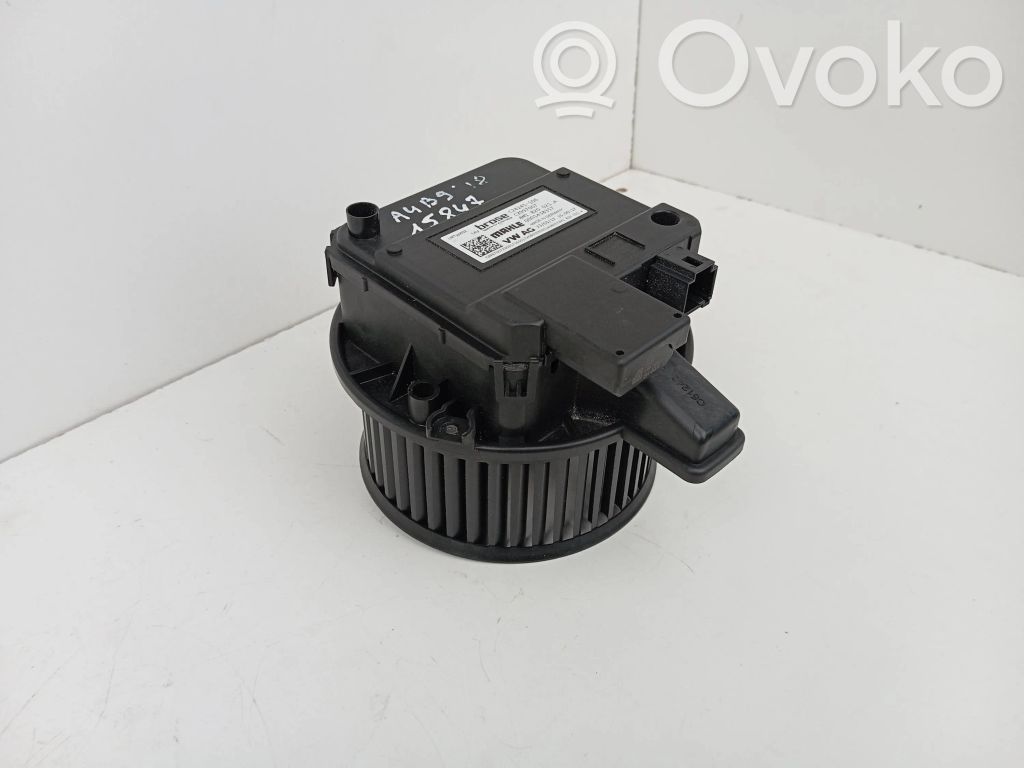 Audi A4 S4 B9 Wentylator nawiewu / Dmuchawa 