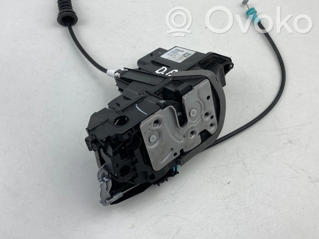 Volvo S60 Front door lock 