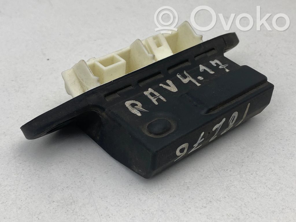 Toyota RAV 4 (XA40) Tailgate opening switch 