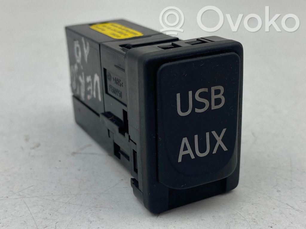 Toyota Verso USB socket connector 