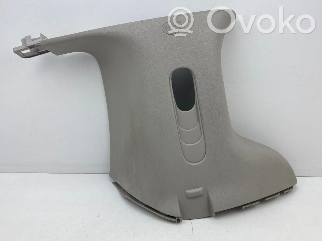 Chrysler Pacifica (C) pillar trim 