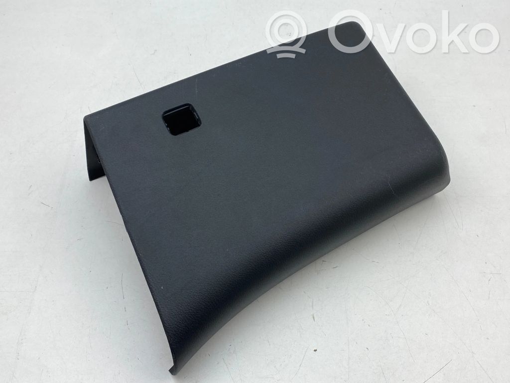 Chrysler Pacifica (B) pillar trim (bottom) 