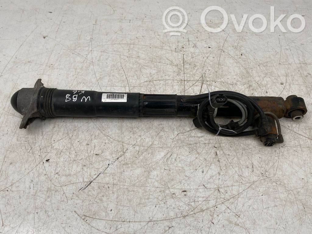 Volkswagen PASSAT B8 Amortyzator tylny 