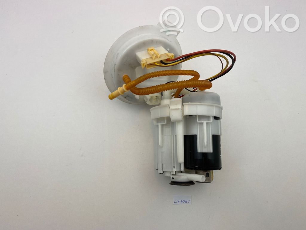 Audi A4 S4 B9 8W Bomba interna de combustible 