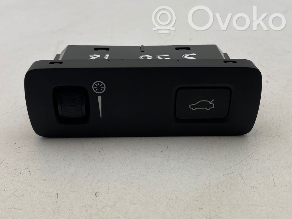 Volvo S90, V90 Tailgate opening switch 