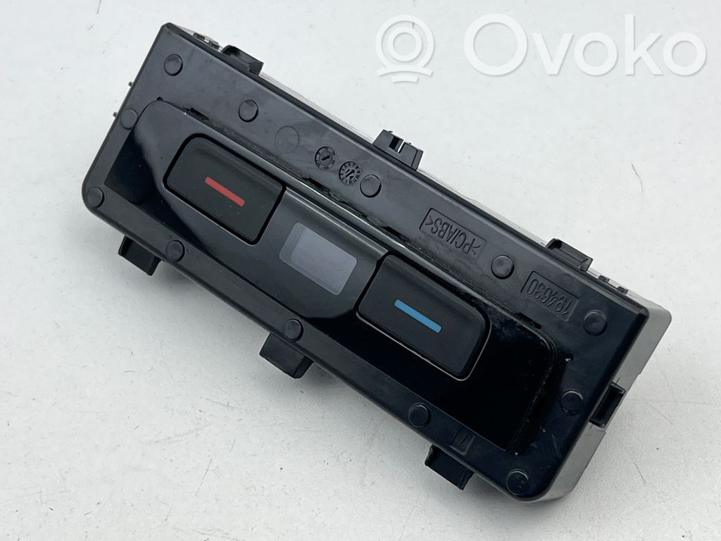 Volkswagen PASSAT B8 Panel klimatyzacji 