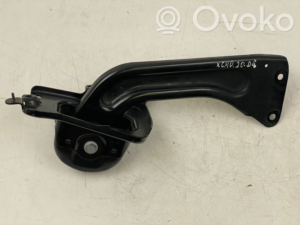 Volvo XC40 Plaukti un sviras 