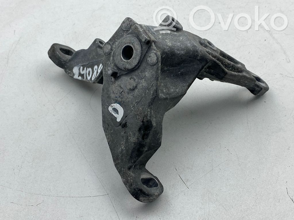 Audi SQ7 Engine mount bracket 