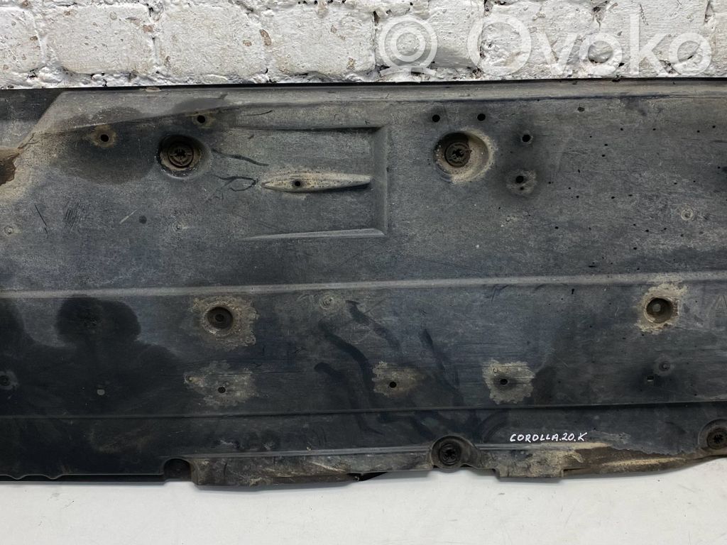 Toyota Corolla E210 E21 Osłona boczna podwozia 