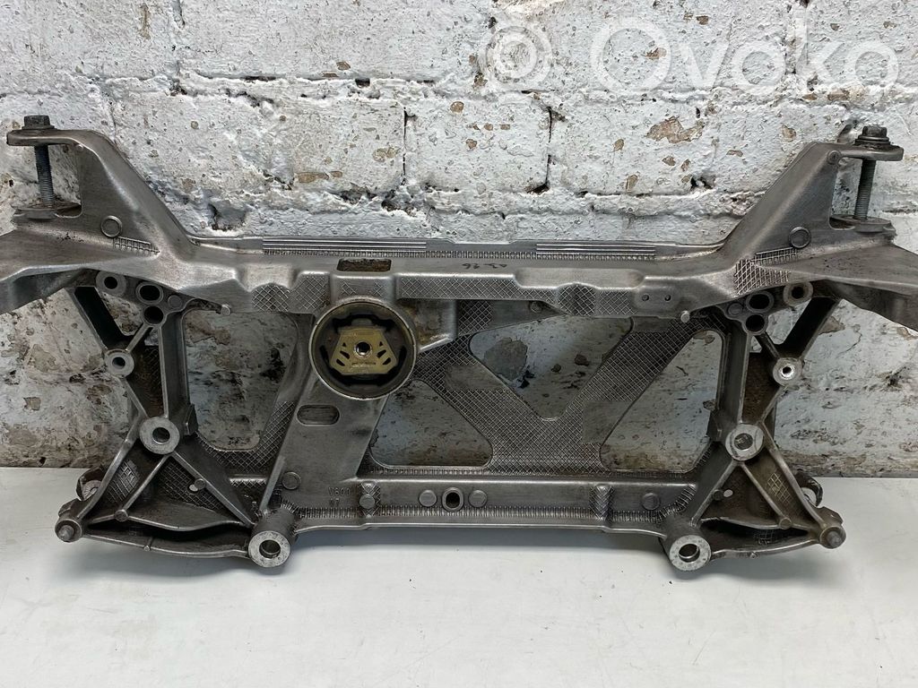 Audi A3 S3 8V Priekinis traversas 